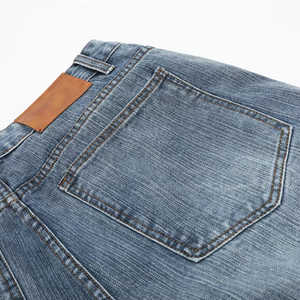 Shorts en jean mi-longs décontractés pour hommes, écologiques, respirants, avec logo frontal, style streetwear déstructuré, coupe ample et droite, jambe large - Product Image 4