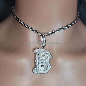 Colgante de letras Baguette con inicial helada ostentosa en plata de ley 925 con diamantes VVS Moissanite, joyería de Hip Hop - Product Image 1