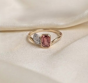 Bague intemporelle Toi et Moi en or jaune 14 carats, sertie de saphirs roses et de diamants de laboratoire, pour femme - Product Image 1