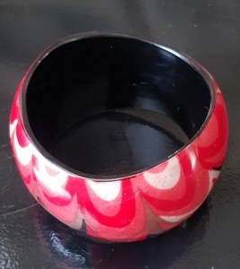 Bracelet en résine époxy multicolore de haute qualité, design attrayant, disponible en différentes tailles, personnalisable, accessoire polyvalent - Product Image 3