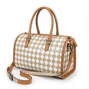 Bolsos de lona Speedy con correa para el hombro, de cuero 100% genuino, con patrones de diamantes a cuadros en color marrón camel y blanco. - Product Image 1