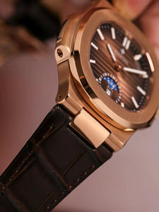 นาฬิกาข้อมือผู้ชาย Alexander Ferros รุ่น 6122R-08 สายหนัง หน้าปัดกลม ขนาด 42.5 มม. ตัวเรือนสแตนเลสสตีล ระบบอัตโนมัติ สายรัดแบบหัวเข็มขัด  หน้าปัดแซฟไฟร์ กันน้ำได้ - Product Image 3