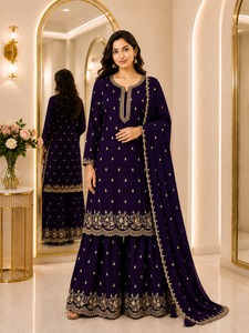 Conjunto de traje Sharara de Georgette al por mayor con bordado pesado de Zari dorado, Kurta recta y Gharara acampanada, ideal para bodas y festividades indias y pakistaníes. - Product Image 2
