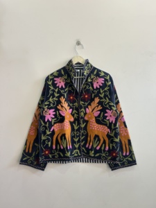 Veste matelassée pour femme en velours floral brodé à la main Suzani avec doublure en coton - Printemps/Automne/Hiver - Cadeau pour elle - Product Image 2