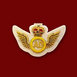 Insignias Bordadas a Mano Tradicionales Estilo Vintage con Pin de Seguridad, Tamaño Personalizado - Product Image 1