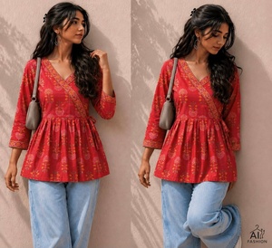 Kurti en coton à imprimé floral rouge pour femmes, coupe ample, style ethnique, haut décontracté, à porter toute l'année, mode Inde Pakistan - Product Image 2