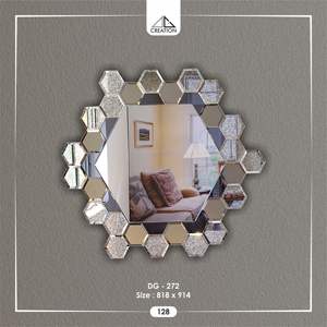 Ce miroir est un véritable objet d'art qui attire l'attention grâce à son design unique et raffiné. - Product Image 3