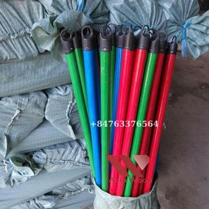 Bâton de balai en bois d'eucalyptus droit de haute qualité avec tête de balai en PVC couleur 120cm Prix compétitif de Asiawood VN - Product Image 2