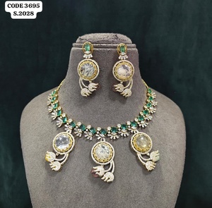Ensemble de colliers élégants saphir bleu et pierres précieuses multicolores avec accents AD, pierres cabochons multicolores et pierres navette saphir bleu - Product Image 3