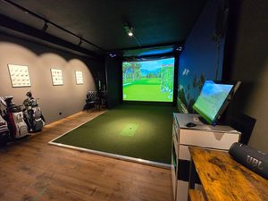 Professional Indoor 4K HD Touchscreen Golf Simulator Interactive <b>Projection</b> Game Set for Commercial Amusement Parks - Product Image 1