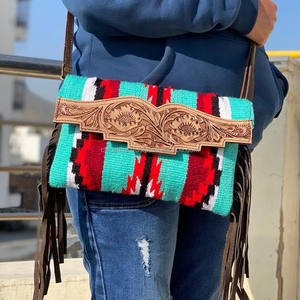 Nouveau Western élégant véritable cuir aztèque usiné Multi couleur frange sac à bandoulière vente chaude nouveauté usiné selle couverture sac à main - Product Image 3