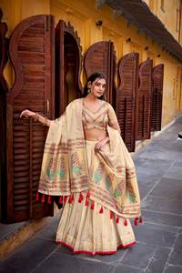 Chaniya Choli Paithani scintillant avec broderie Zari, design réversible, protection solaire pour mariages, Diwali et occasions festives - Product Image 5