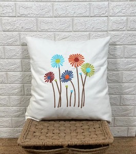 Funda de Cojín Decorativa Cuadrada Bordada con Diseño Floral Moderno y Personalizable para Decoración del Hogar - Product Image 5