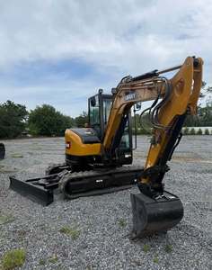 Excavatrice Sany SY50U de 5 tonnes, conçue pour la rénovation de maisons et les travaux de terrassement, offrant une efficacité énergétique et un fonctionnement fluide. - Product Image 3