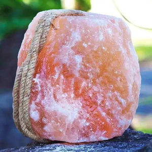 Venta al por mayor de sal rosa del Himalaya 100% natural en trozos, embalaje personalizado OEM para uso en caballos, ganado y perros, sal para lamer para animales de Pakistán - Product Image 4