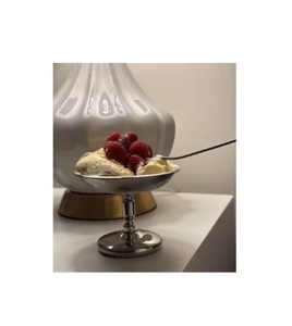 Bol à glace élégant en acier inoxydable avec cuillère, plat à dessert en métal - Product Image 3