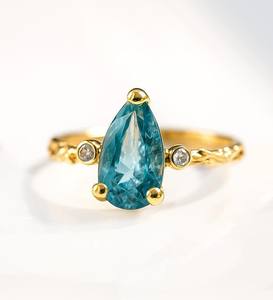 Anillo Apilable de Plata de Ley con Cianita Azul Natural, Certificado por IGI, para Bodas Modernas y Minimalistas, Tonos Oceánicos Suaves, Diseño de Lujo - Product Image 1
