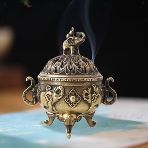 Brûleur d'encens en métal de luxe, écologique, décoration religieuse pour la maison, avec taille et logo personnalisables - Product Image 1