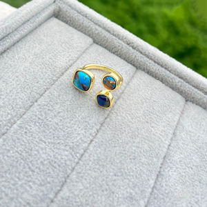 แหวนทองเหลืองชุบทอง 18k ประดับมุกหอยนางรมสีเขียวขุ่นทรงคาโบชองสำหรับผู้หญิง ดีไซน์เรียบหรูทันสมัย เหมาะสำหรับร้านบูติก - Product Image 6