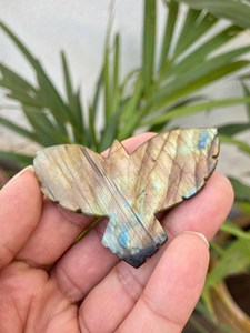 Escultura de águila en labradorita |   Animal Espiritual de Cristal Tallado a Mano para Sanación Reiki, Decoración del Hogar, Regalos de Feng Shui y Coleccionistas - Product Image 4