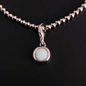 Pulsera con dijes de piedra de nacimiento de ópalo en plata de ley, regalo para mujer, piedra de nacimiento de octubre - Product Image 4