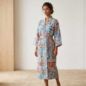 ชุดกิโมโนผ้าฝ้ายลายดอกสีครามพรีเมียมสำหรับผู้หญิง |   ชุดคลุมอาบน้ำพิมพ์ลายด้วยมือพร้อมกระเป๋า |   ชุดนอนแขนยาวคอวี - Product Image 2