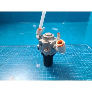 Régulateur d'air pneumatique SMC NAR2500-N02, utilisé comme pièce détachée pour équipement semi-conducteur Legacy - Product Image 3
