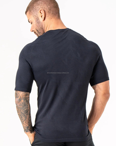 Camiseta Deportiva de Compresión Personalizada para Hombre, Cuello Redondo, Calidad Premium, Secado Rápido, Transpirable, Spandex, Poliéster, Corte Ajustado, Color Sólido - Product Image 3