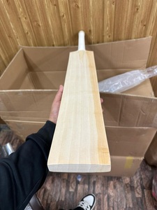 Bate de Críquet Personalizable de Alta Calidad para Hombre, Fabricado con Madera de Sauce Inglés de Primera Calidad, Granos de Sauce Maltado Seleccionados - Product Image 6