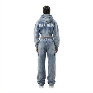 Conjunto de chándal de dos piezas para mujer: sudadera corta con cremallera y pantalones de chándal de pierna ancha con efecto denim lavado - Product Image 2