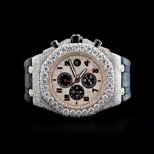 Montre chronographe moderne avec cadran en verre moissanite argenté, design minimaliste élégant, mouvement à quartz ETA, chronométrage précis - Product Image 1