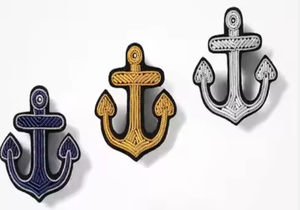 Broche de Lujo con Hilo de Oro de la India, Parche Bordado a Mano con Trabajo en Oro, Colores y Formas Personalizadas, Servicio OEM para Chaquetas, Bolsos y Sombreros - Product Image 4