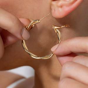 Trendy PRAO Serpentine Ear Ornaments Pendientes de aro de moda - Product Image 1