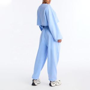 Conjunto de 2 Piezas de Felpa para Mujer con Logotipo Personalizado, Sudadera Corta Azul Claro, Pantalones Deportivos Holgados, Atuendo Informal para Todas las Temporadas - Product Image 2