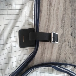 Fabricante de mantas para caballos con exterior de tela Oxford resistente y tejido de malla para equitación, Equine Riding House, Kanpur, India. - Product Image 6