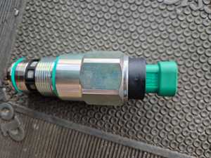 Vanne d'actionneur électronique de commande de carburant pour moteur diesel 3330601 3865310 pour engins de construction, adaptée aux modèles de 4 kg - Product Image 1
