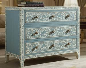 Commode contemporaine en os incrusté pour une organisation élégante de la chambre et une décoration intérieure de luxe - Product Image 1