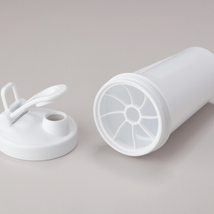 Bottiglia d'Acqua in Plastica Personalizzabile con Logo, 690ml, Riutilizzabile, Ecologica, Senza BPA, per Bere Direttamente, Antigoccia - Product Image 1