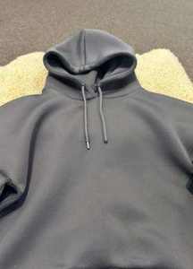 ชุดวอร์มผู้หญิงแบบมีโลโก้สั่งทำพิเศษ พร้อมเสื้อฮู้ดครอปและกางเกงขายาวทรงตรง ชุดเซ็ท 2 ชิ้น เสื้อฮู้ดทรงหลวม - Product Image 5