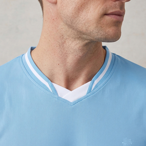 เสื้อฟุตบอลชาย ชุดกีฬา โพลีเอสเตอร์ 100% เสื้อฟุตบอลชาย คอวี แขนสั้น - Product Image 5