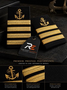 Epaulettes de hombro de alta calidad diseñados para uniformes que brindan comodidad, durabilidad y un ajuste profesional seguro. - Product Image 1