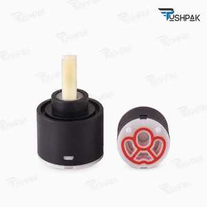 Componente de plomería de latón de tres entradas, diseñado con precisión, construcción duradera, control de flujo de agua suave y resistente. - Product Image 3