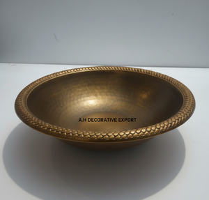 ชามโลหะตกแต่งสไตล์โบราณ ทำจากอะลูมิเนียมรักษ์โลก ขอบถักลายสวยงาม ปรับขนาดได้ ใช้เป็นของตกแต่งกลางโต๊ะสุดหรูสำหรับบ้านสมัยใหม่ - Product Image 4