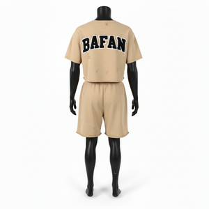 Conjunto de Top Corto y Pantalones Cortos para Mujer, Algodón Premium GSM, Color Arena, Estampado en Relieve, Logotipo Personalizado, 100% Algodón - Product Image 2