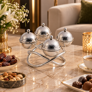 Bols à bonbons en métal sculpté avec des dessus en dôme martelé et une base artistique | Service de table élégant pour dattes, chocolats, noix, bonbons, fruits secs - Product Image 3