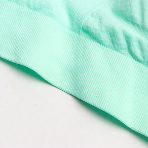 เสื้อชั้นในกีฬาสำหรับผู้หญิง บราโยคะแบบมีฟองน้ำ บราไร้ตะเข็บ บราฟิตเนสแบบดันทรง สำหรับขายออนไลน์ - Product Image 3