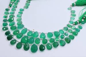 Perles d'onyx vert naturel facettées en forme de poire 6x8-8x12 MM, onyx briolette 7 pouces, brin de perles d'onyx vertes en forme de poire pour la création de bijoux - Product Image 2