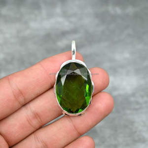 Pendentif en argent sterling 925, pendentif fait main péridot bijoux cadeau pour elle/lui cadeau de noël - Product Image 1