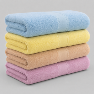 Serviette en tissu éponge hautement absorbante avec une surface moelleuse conçue pour un séchage confortable après la baignade, la natation ou l'exercice - Product Image 5