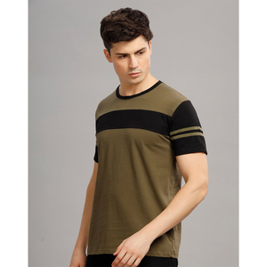 T-shirt à manches courtes pour homme, vert olive, avec bande contrastée noire, coupe ajustée, décontracté, tricoté, col rond - Product Image 2